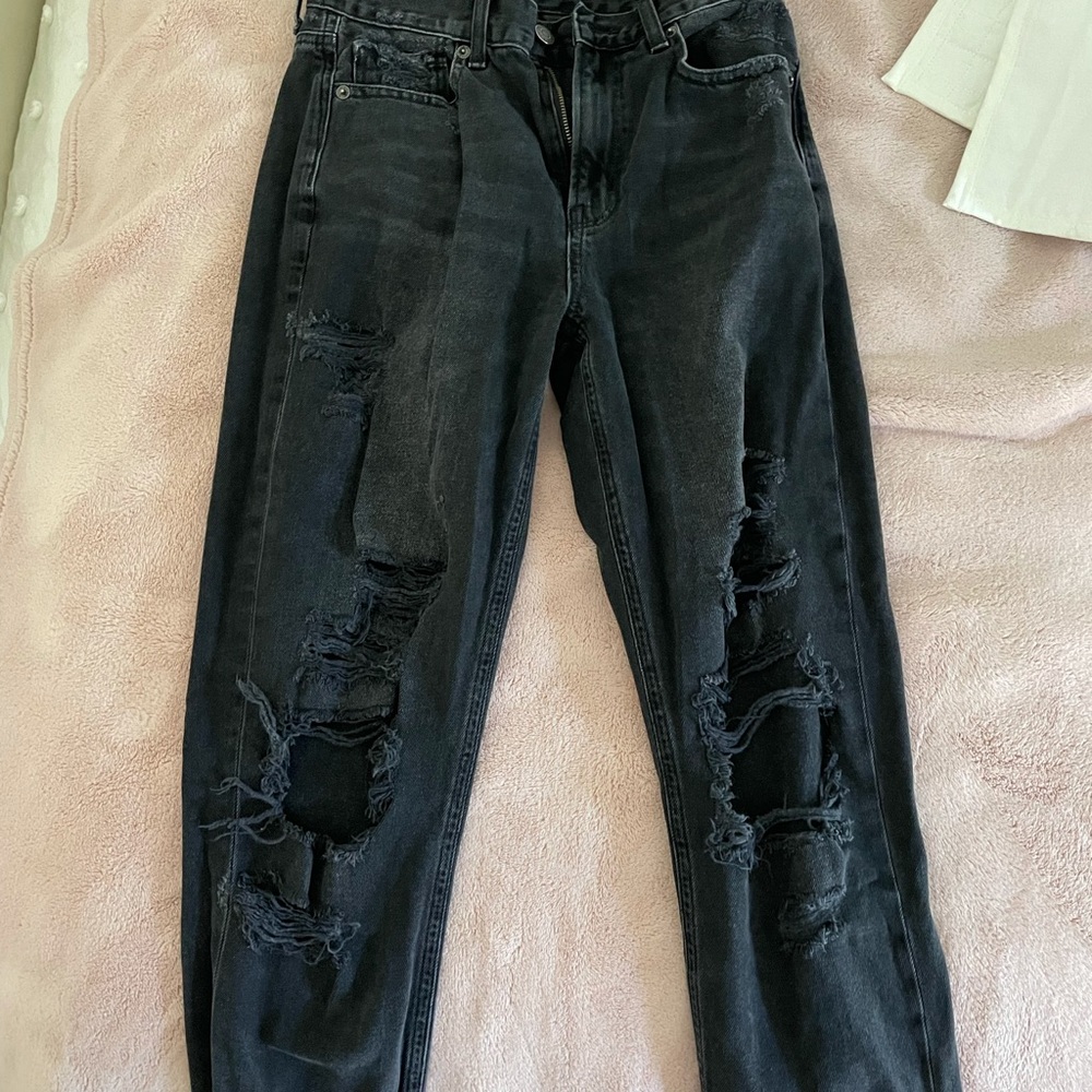 American eagle ripped  mom jeans